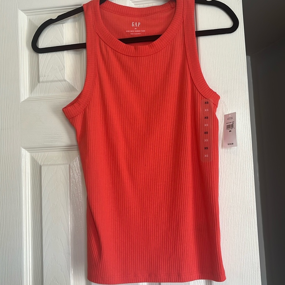 NWT Gap High Neck Ribbed Tank XS Coral